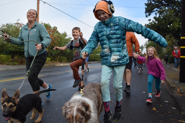 AHEAD Turkey Trot Brings Fun to Thanksgiving Day