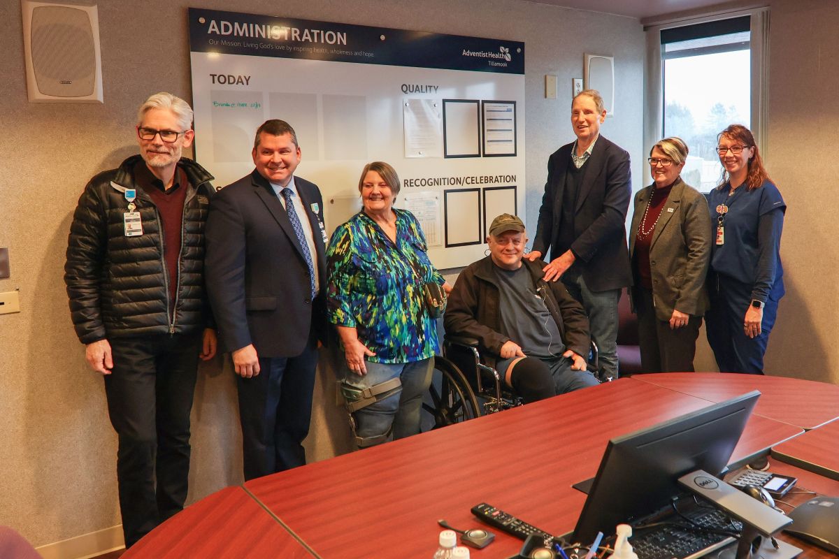 Senator Ron Wyden Visits to Discuss Rural Healthcare