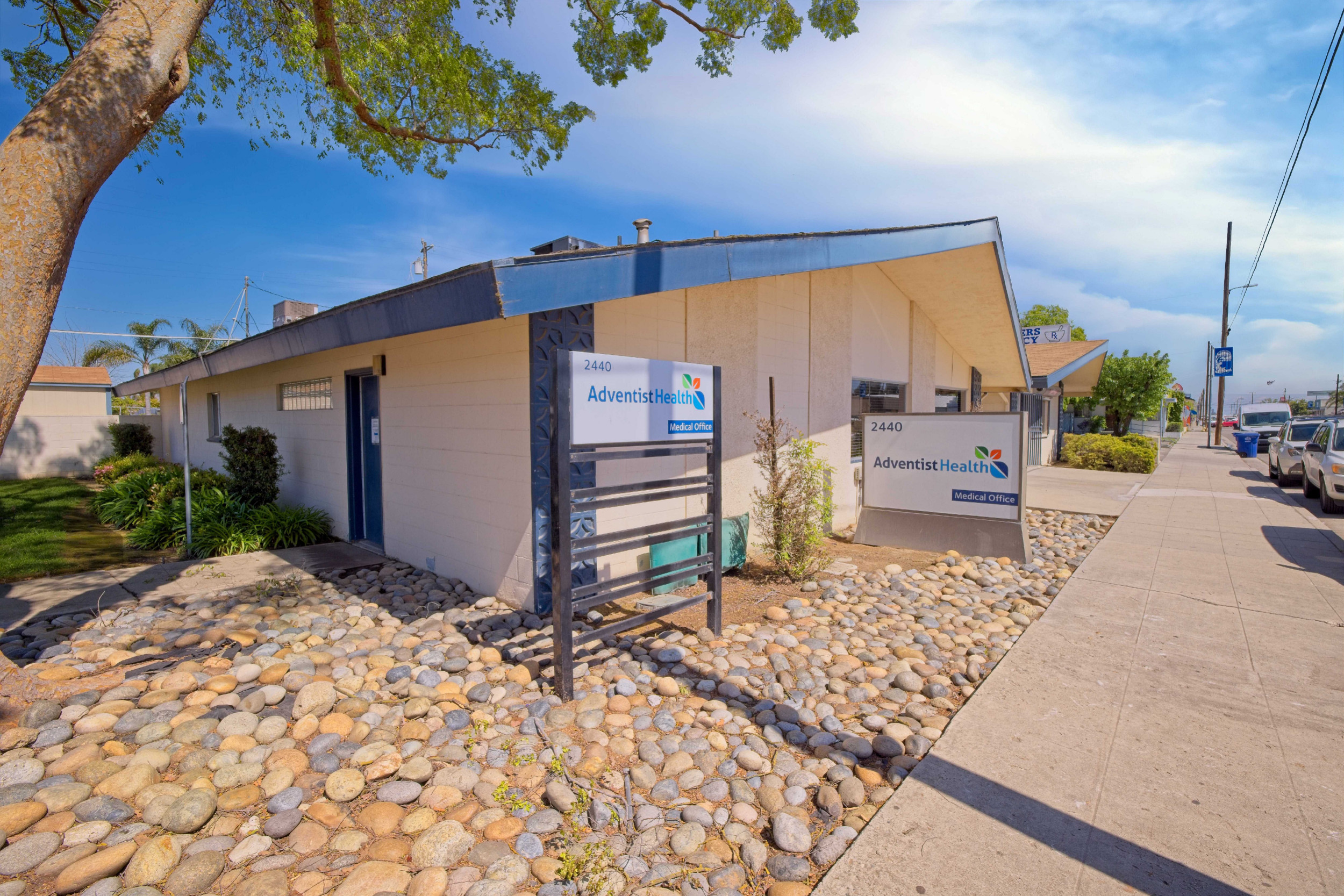 2440 W Tahoe Ave